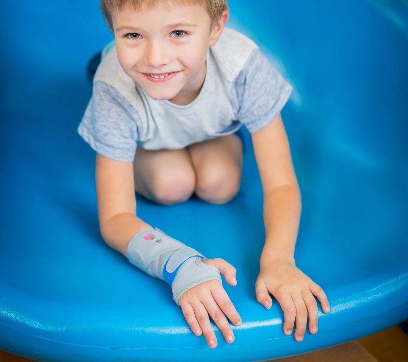 REH4MAT EB-N-01 - Dziecięca orteza stabilizująca nadgarstek