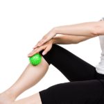 Qmed Massage Ball - Piłeczka rehabilitacyjna z kolcami